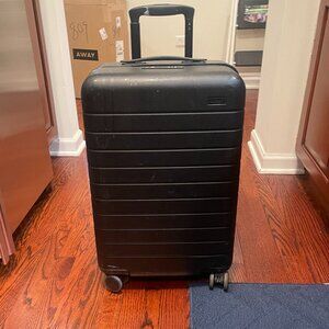 Away Larger Carry-On | Black | Minor Shell Crack | Fully Functional
